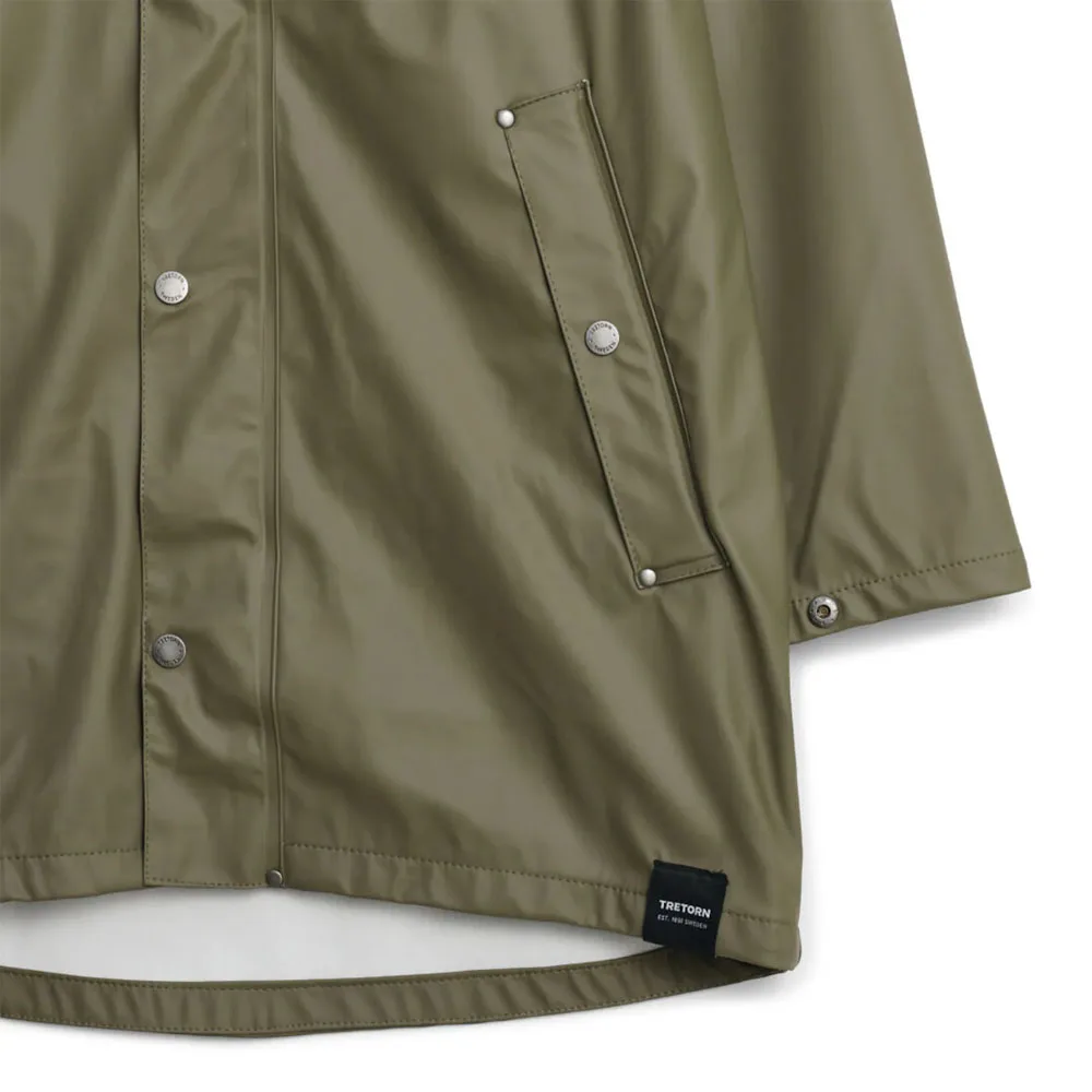 Knäppning och ärm på En skön och vattentät Tretorn Wings Plus Eco regnjacka (unisex)