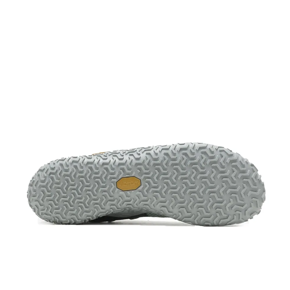 Stark sula på Ett par ergonomiska och praktiska Merrell Trail Glove 7 trailskor (dam)