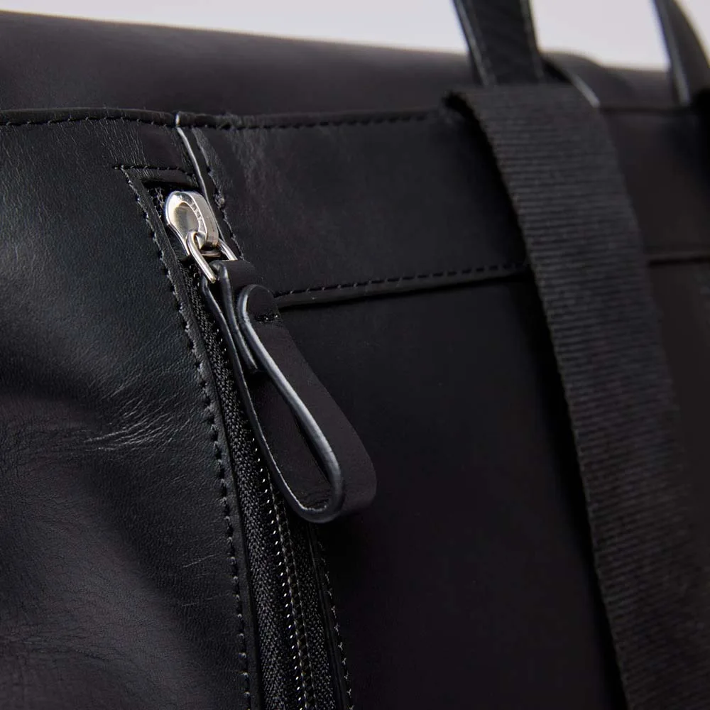 Dragkedja av En Sandqvist Antonia Leather 15L i högkvalitivt läder med snygga detaljer