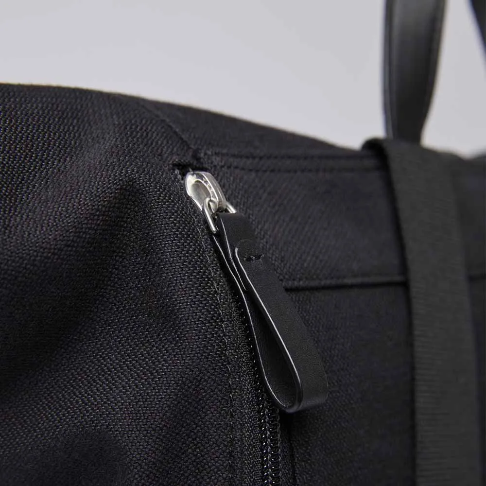 Dragkedja på Lättviktig och snygg Sandqvist Antonia Twill ryggsäck 15L