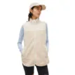 Modell som bär Röhnisch Phoebe Pile Vest