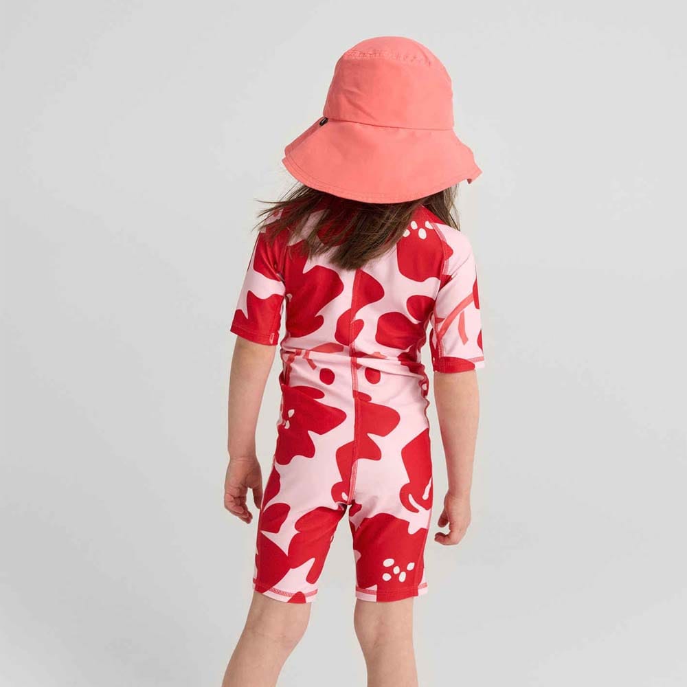 Baksida av Reima Sunhat Rantsu solhatt (barn) med en hög solskydd på 50+