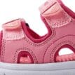 Närbild på En vattenvänlig Reima Sandals Bungee sommarsandaler (barn)