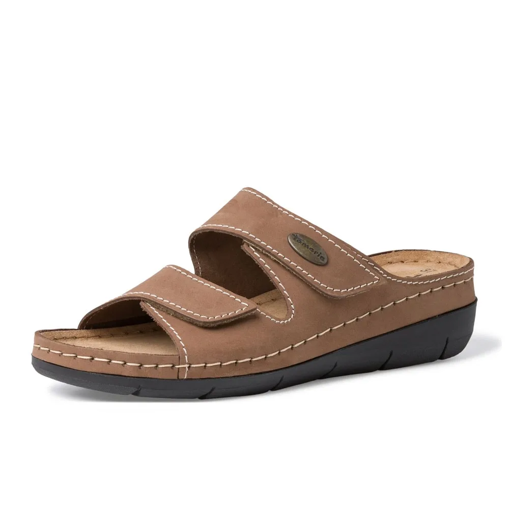 Ventilerande och bekväma Tamaris Slippers tofflor (dam) snett framifrån