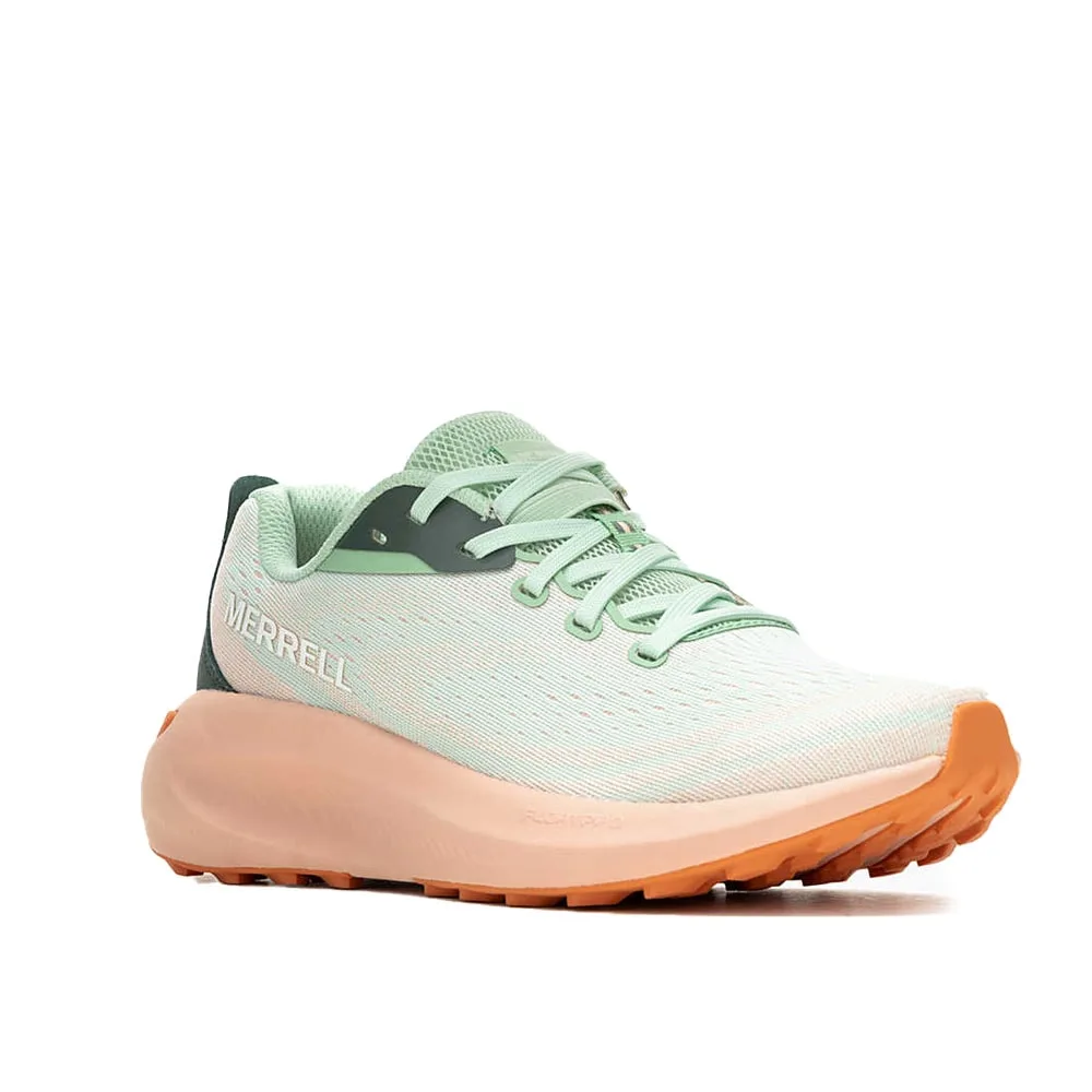 anpassningsbara och ergonomiska Merrell Morphlite löparsko (dam) snett framifrån med skyddad tå