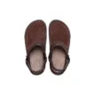 ett par bruna Crocs Yukon Vista II LR Clog (unisex)