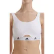 Kvinna som bär Adidas Scoop Bralette BH i rosa