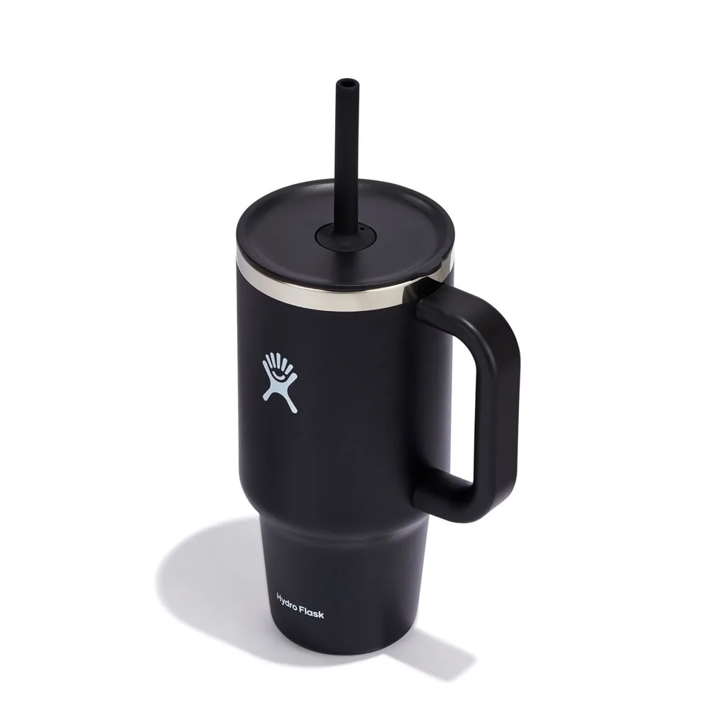 En stor och praktisk Hydro Flask All Around Travel Tumbler med sugrör 32oz/946ml med ett stabilt handtagf