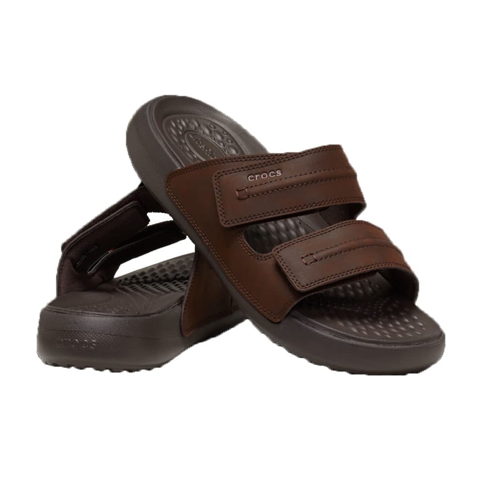 Ett par En bekväm och klassisk Crocs Yukon Vista II LR Sandal (herr)