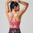 baksida av Casall Sleek Strappy Sports Bra sport bh (dam) på en modell