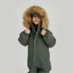 en grön Reima Reimatec winter overall Trondheim vinteroverall (barn) på ett barn