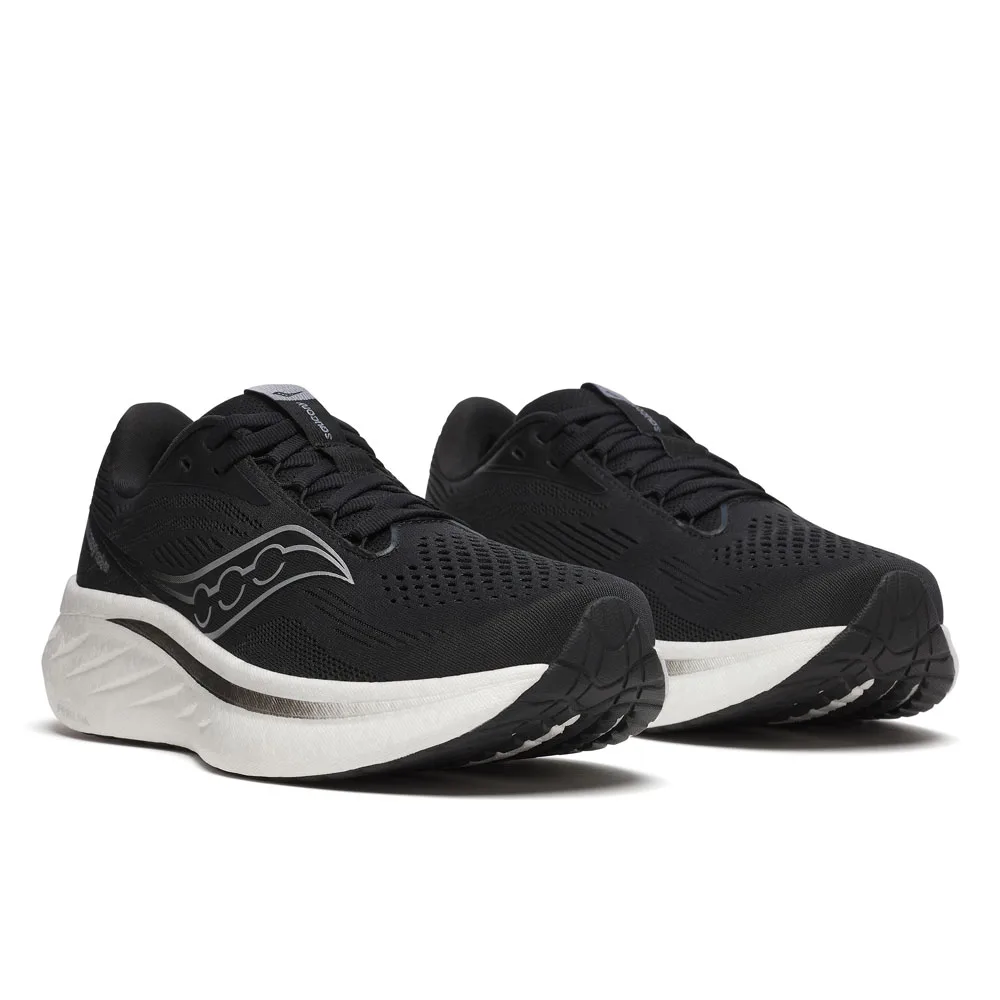 Ett par Saucony Ride 18 löparskor (dam)