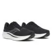 Ett par svarta Saucony Ride 18 Wide löparskor (herr)