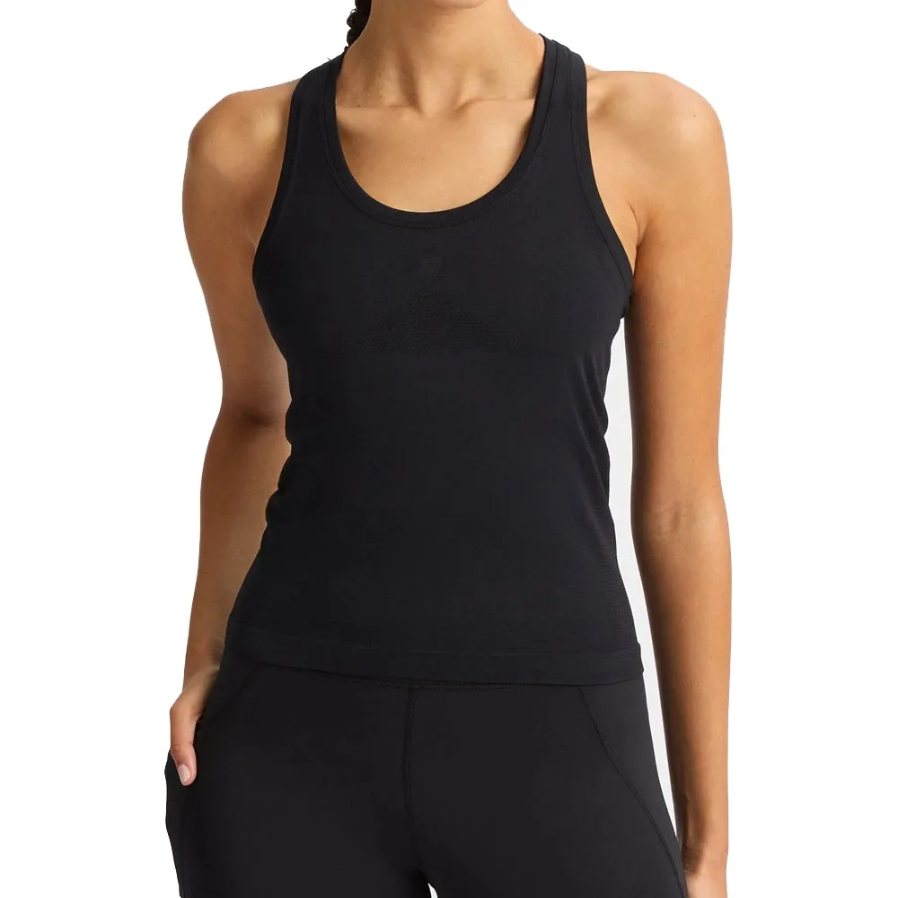 Röhnisch Seamless Flex Tank träningslinne (dam) i svart på en modell
