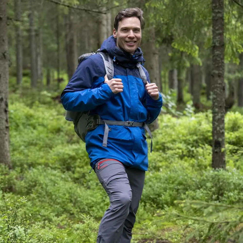 Bergans Vengetind 32L ryggsäck (unisex) på en man