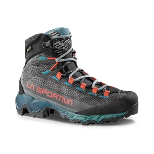 La Sportiva Aequilibrium Hike GTX vandringskängor (dam) snett framifrån