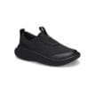 ett par svarta Crocs Mellow Ease sneakers (unisex)