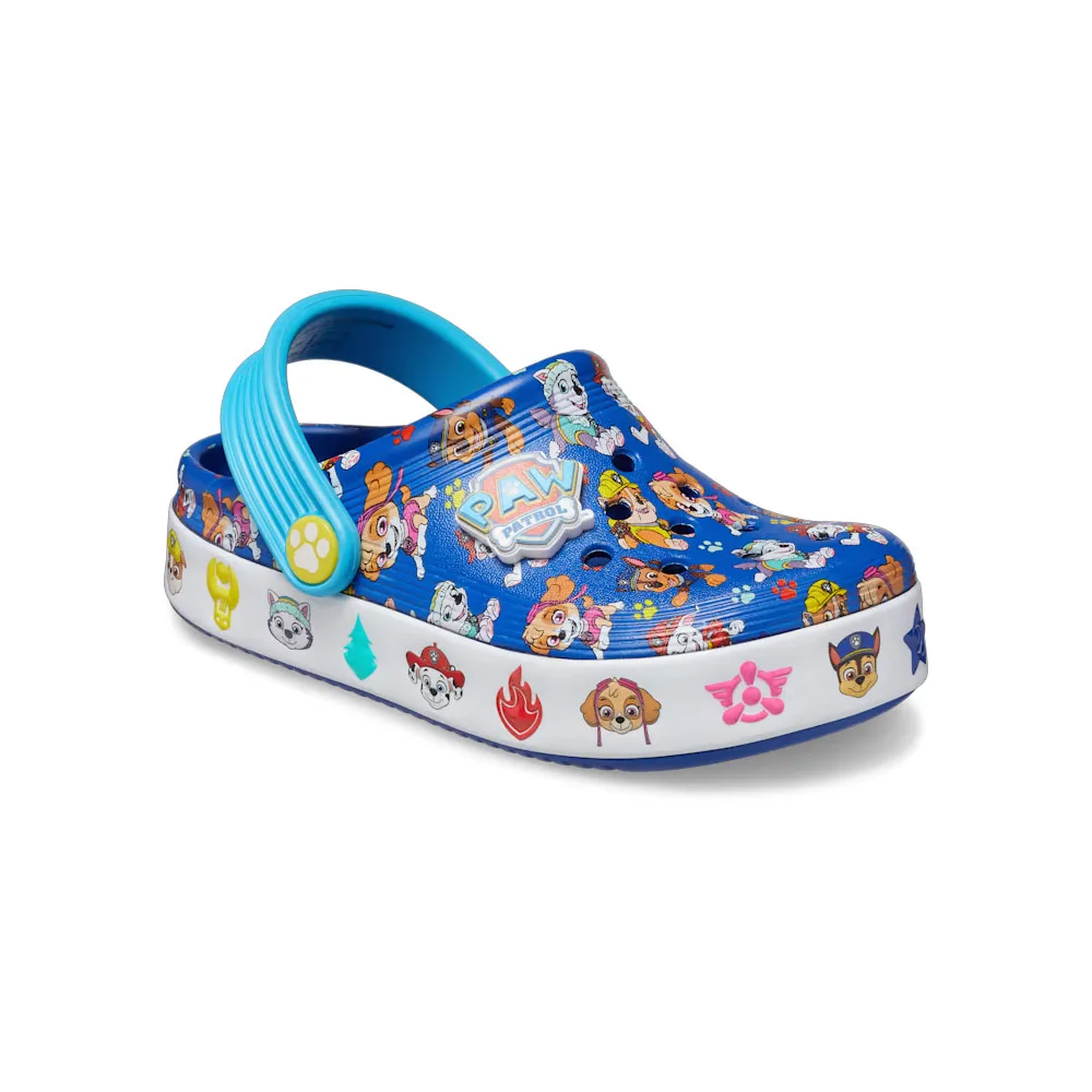 Crocs Paw Patrol Off Court Clog (barn) snett framifrån