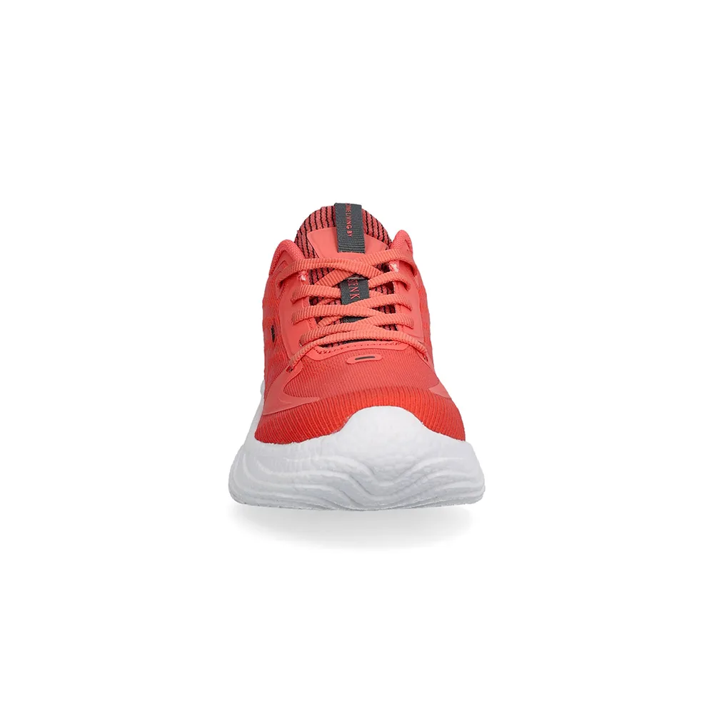framsida av Stenk Fors sneakers (dam)
