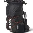 topplock på en Silva Strive Mountain Pack 23+3L ryggsäck med väst (unisex)