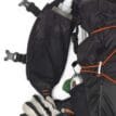 vattenflaska i en Silva Strive Mountain Pack 23+3L ryggsäck med väst (unisex)