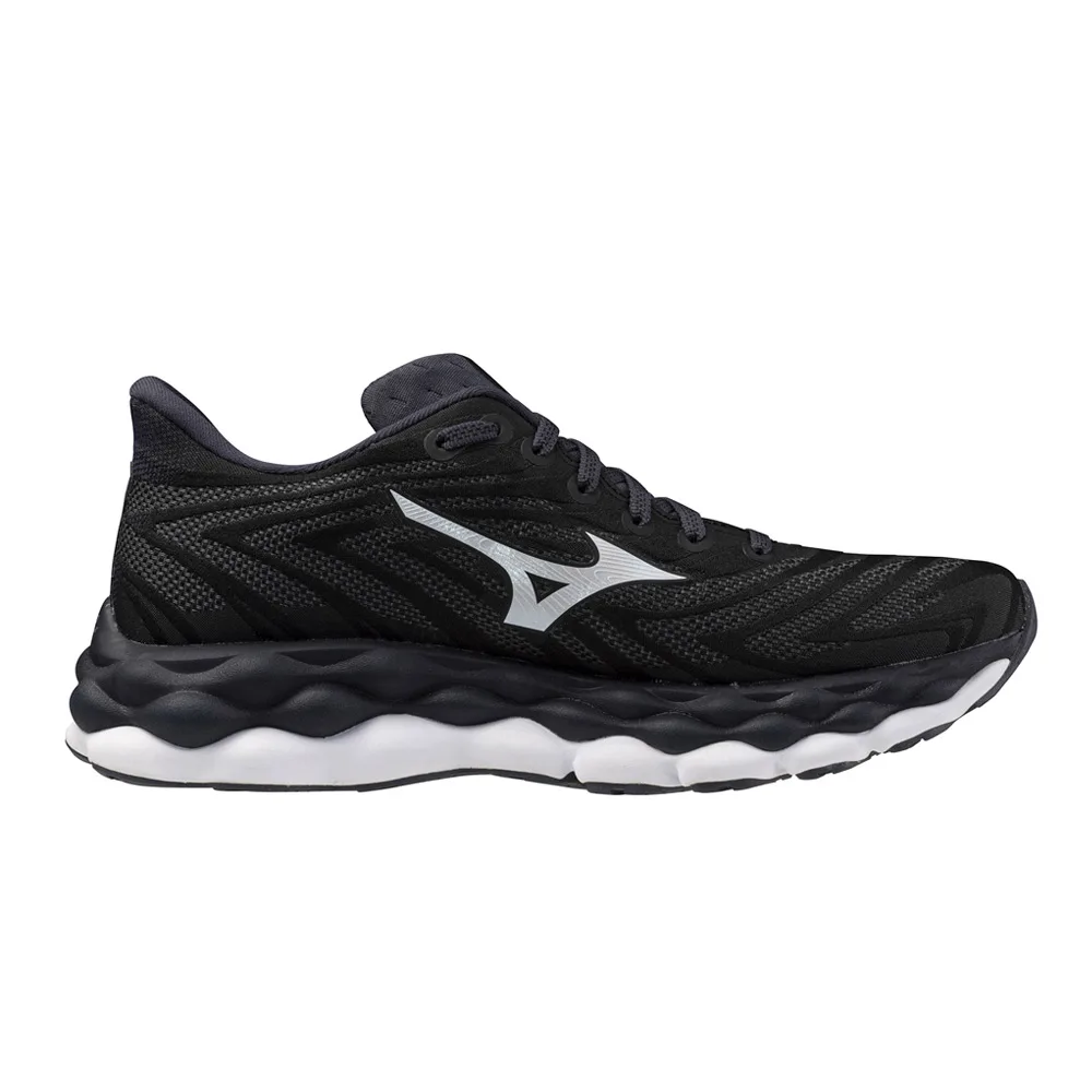 Mizuno Wave Sky 8 löparskor i svart med vit sula