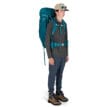 Osprey Ace 65L vandringsryggsäck (unisex) på en modell