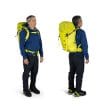 Osprey Mutant 38 klättringsryggsäck (unisex) på en modell - bak- och framifrån