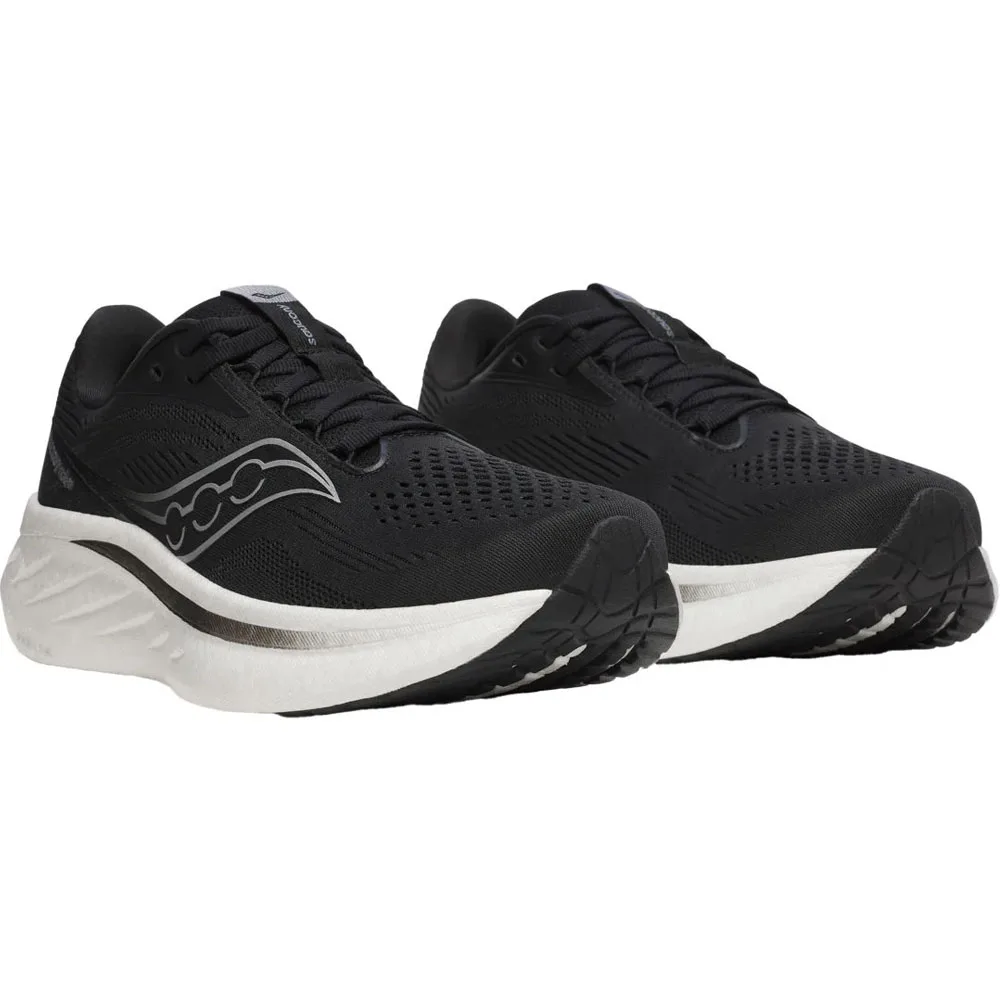 ett par Saucony Ride 18 Wide löparskor (dam)