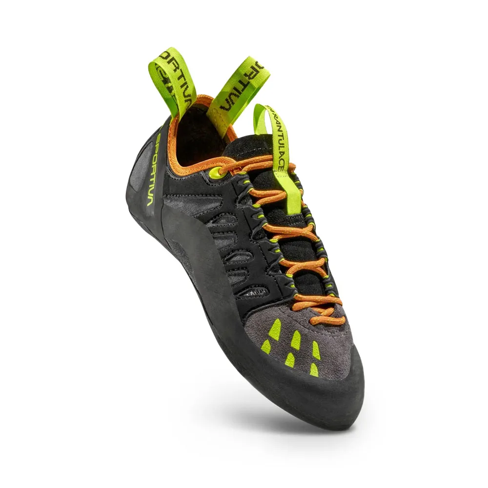 La Sportiva Tarantulace klätterskor (herr) snett framifrån