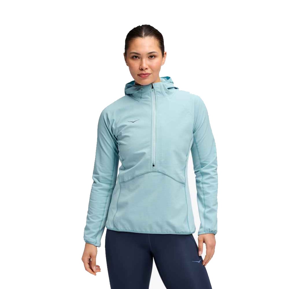 Hoka Skyglow Half-Zip träningströja (dam) på en modell