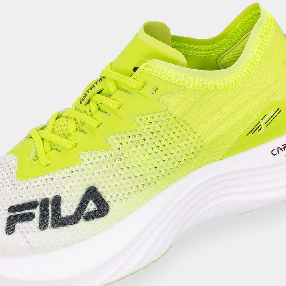 närbild av Fila Astatine löparskor (dam)