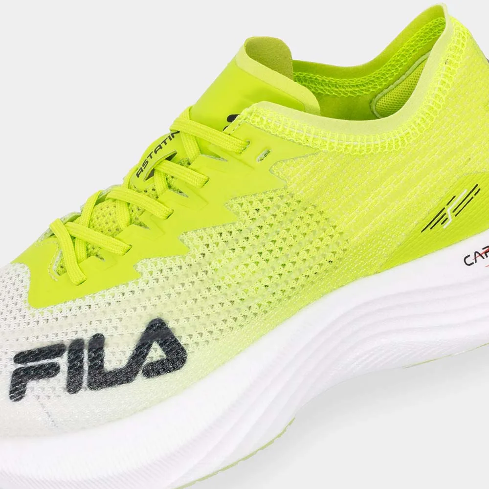 närbild av Fila Astatine löparskor (dam)
