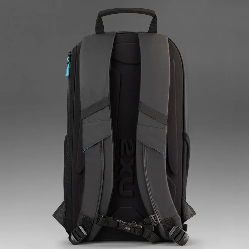 ryggplatta på 2XU Commute Backpack ryggsäck (unisex)