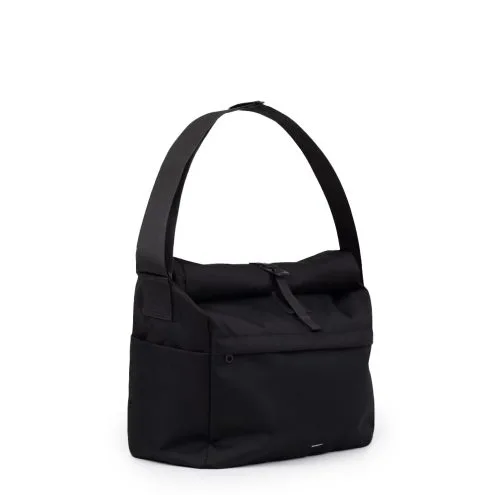 Sandqvist Icon Messenger Bag axelväska (unisex)snett framifrån