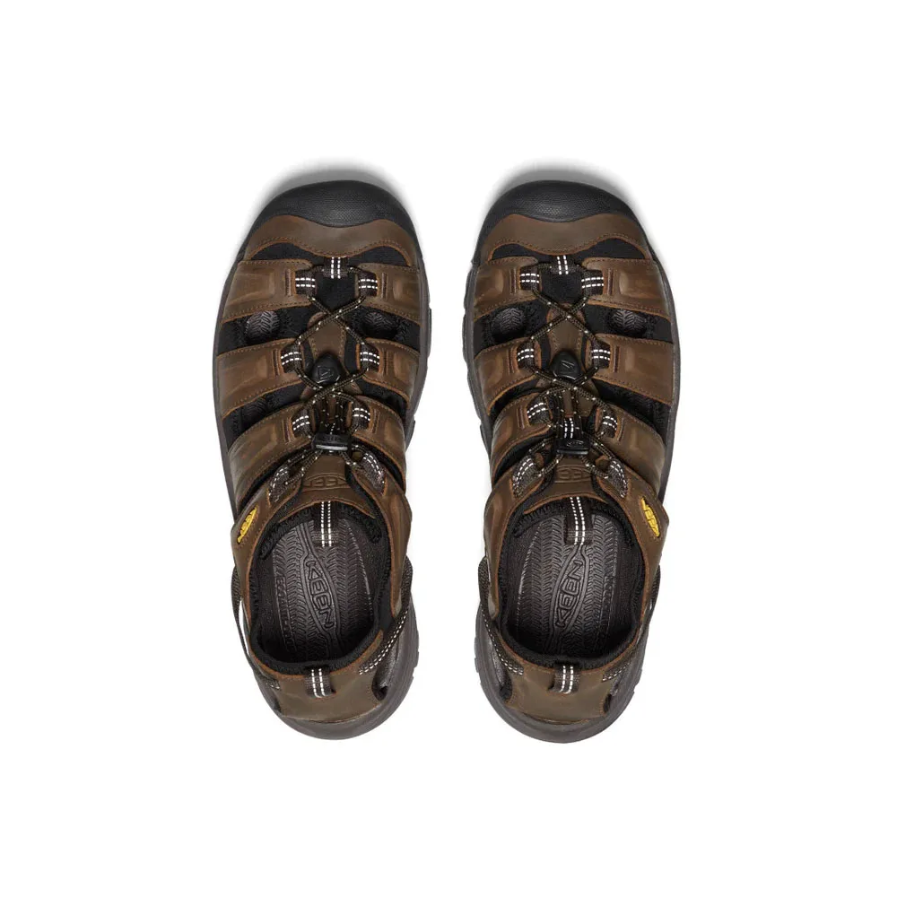 ovandel på ett par Keen Targhee lll sandaler (herr)