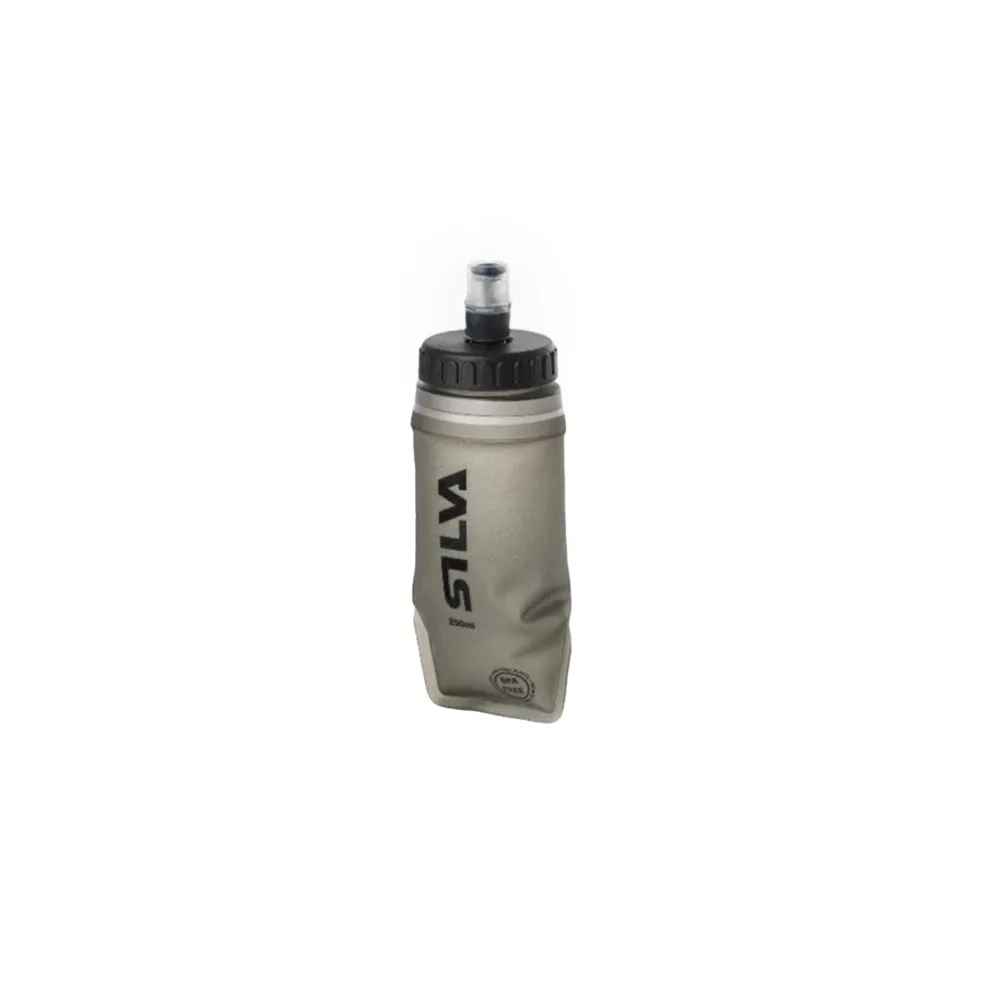 en Silva Soft Flask 250ml vattenflaska med locket på