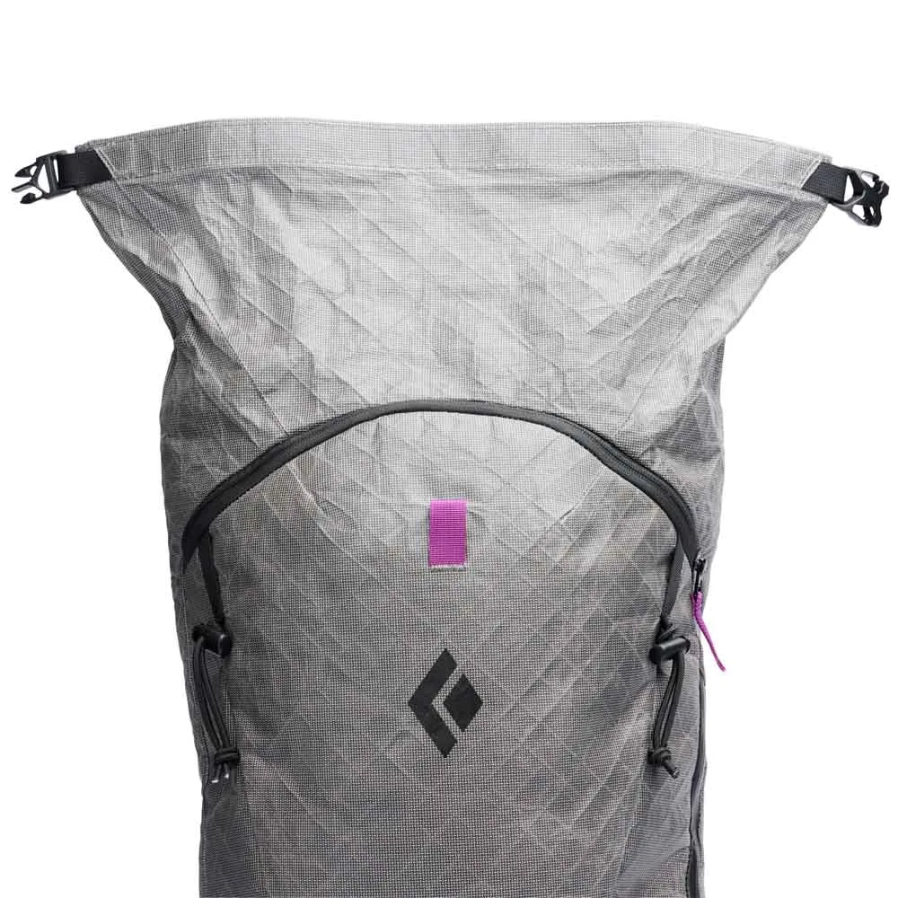 en öppen rolltop på Black Diamond Cirque Ultra 25 alpinryggsäck (unisex)
