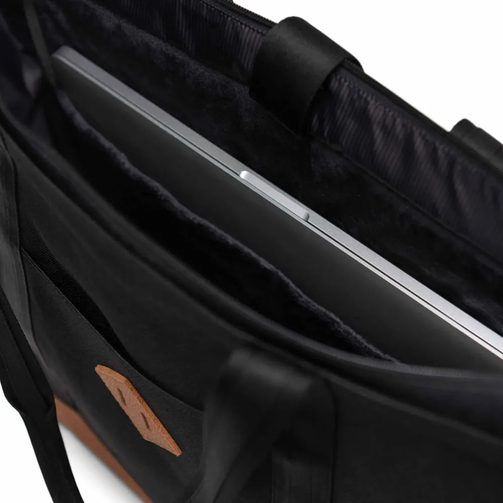 datorfack i Herschel Heritage Tote väska 24,5 L (unisex)