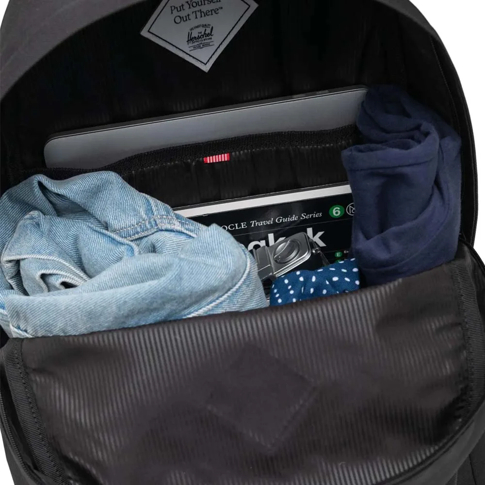 topplock öppet på Herschel Heritage 24 L vardagsryggsäck (unisex)