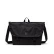 Herschel Cove Messenger axelväska 22,5 L (unisex)i svart