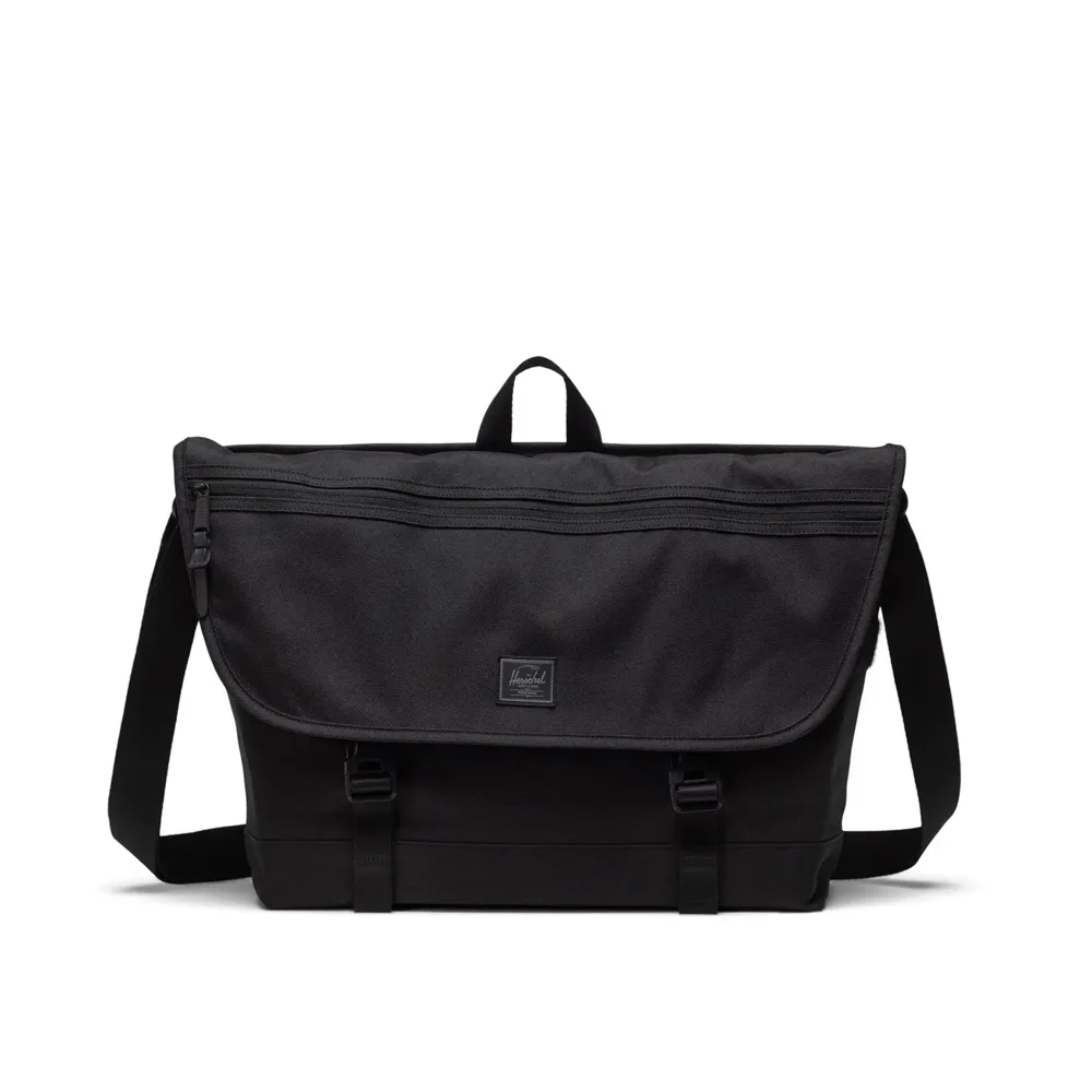 Herschel Cove Messenger axelväska 22,5 L (unisex)i svart