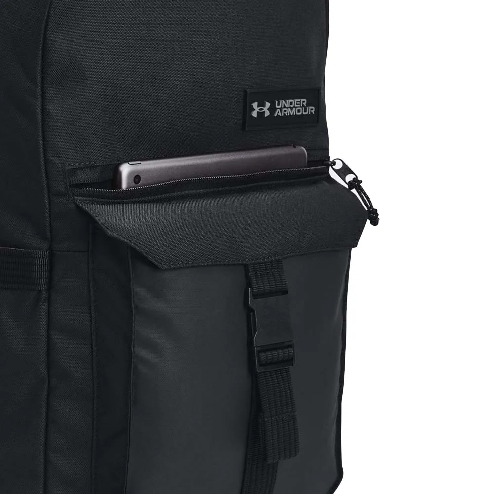 ipad fack på en Under Armour UA Triumph Campus BP vardagsryggsäck (unisex)