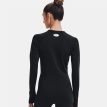 en modell bär Under Armour UA Coldgear Authentics Crew träningströja (dam) - visar baksidan