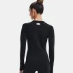 en modell bär Under Armour UA Coldgear Authentics Crew träningströja (dam) - visar baksidan