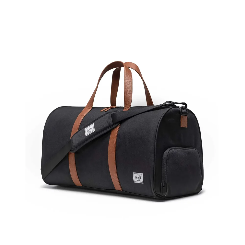 Herschel Novel Duffle 43 L bag (unisex) snett framifrån
