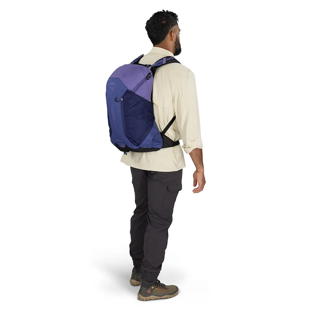 Osprey hikelite 22 botswana purple on model