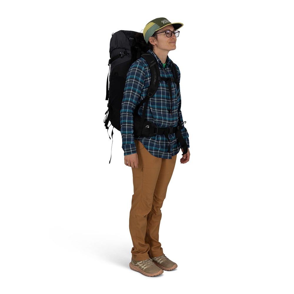 Osprey Kyte LT 45 serenity blue on model