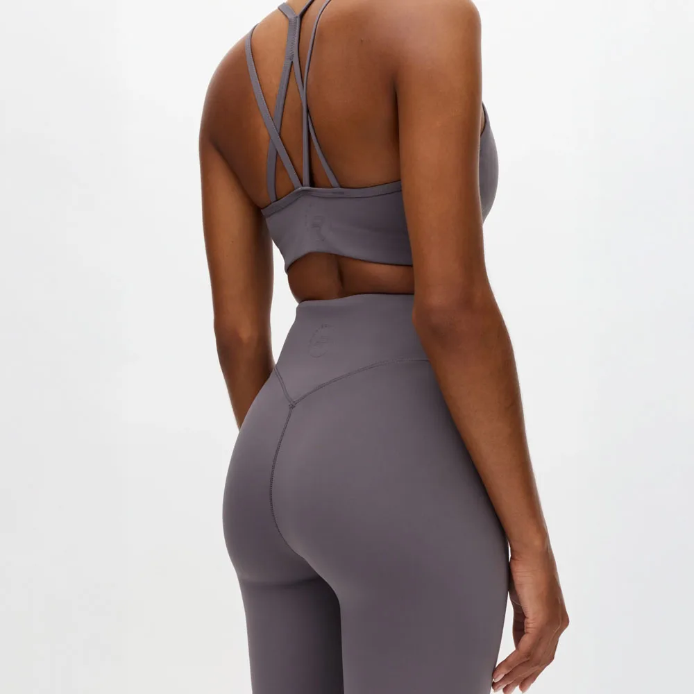 detaljer på Röhnisch Legacy Flare High Waist Tights yogabyxor (dam)
