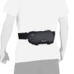 Mizuno Waist pouch midjeväska (unisex) på en modell